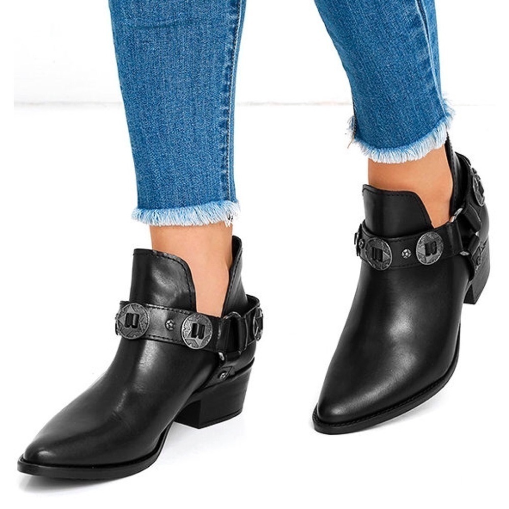 NEW Steve Madden Aces Stars Leather Ankle Booties​​​​​​